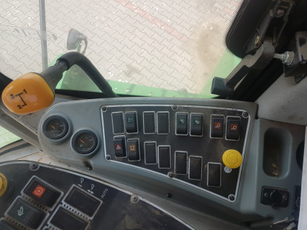 Zdjęcie przedmiotu: Kombajn Zbożowy John Deere W 330 Z HEDEREM I STOŁEM DO RZEPAKU