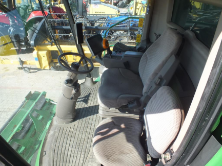 Zdjęcie przedmiotu: JOHN DEERE S690 S600 harvester + header JOHN DEERE model 635R with a header carriage