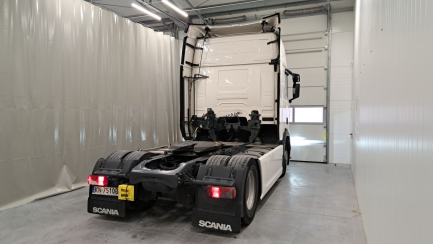 Zdjęcie przedmiotu: SCANIA R460 Super E6 18.0t 4x2 NA Highline