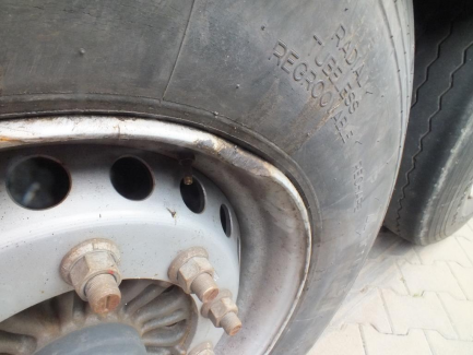 Zdjęcie przedmiotu: KAESSBOHRER MAXIMA Curtain trailer