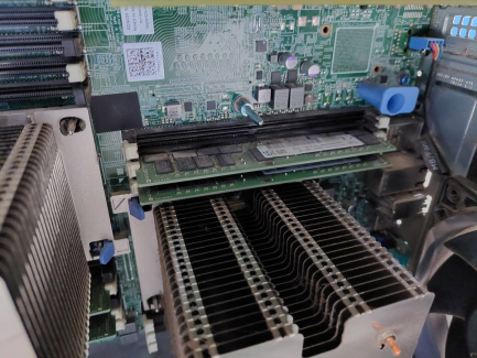 Zdjęcie przedmiotu: Serwer Dell PowerEdge T440