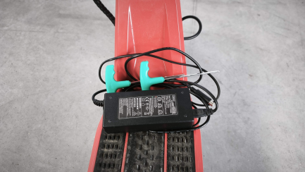 Zdjęcie przedmiotu: RIDER RS Sport Electric Scooter Black and Red