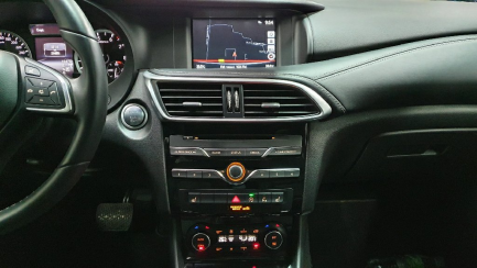 Zdjęcie przedmiotu: Infiniti QX30 16-20, 2.0t Luxe Tech AWD 7DCT