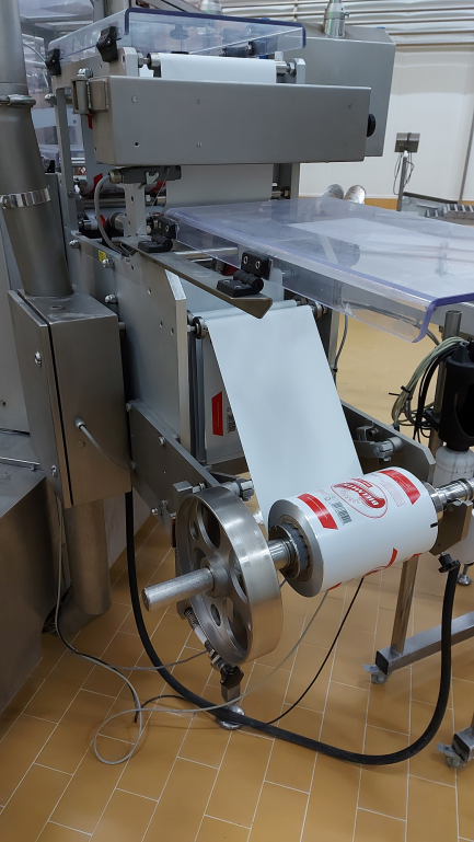 Zdjęcie przedmiotu: Automatic machine for packing butter into TREPKO 822 cubes and collective packing cubes into boxes TREPKO 710