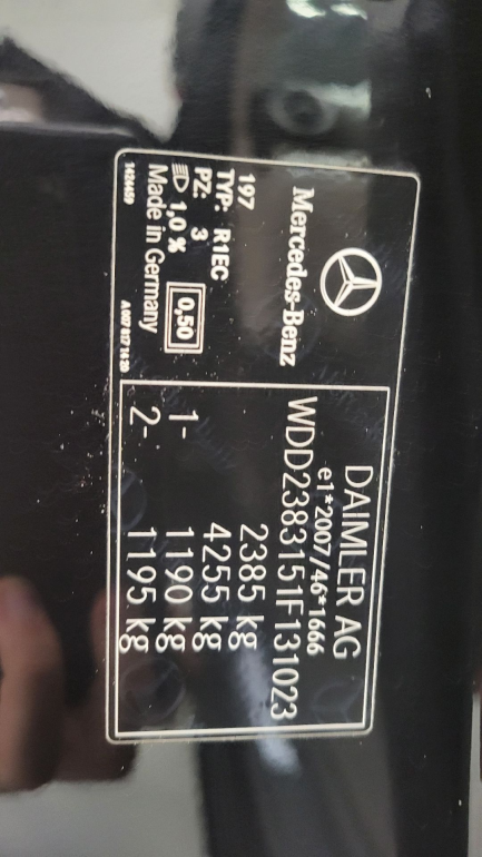 Zdjęcie przedmiotu: Mercedes-benz E 220 d Coupe 4-Matic 9G-TRONIC