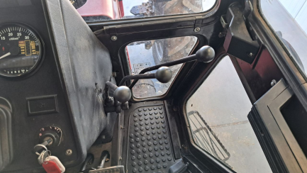 Zdjęcie przedmiotu: Ciągnik rolniczy BELARUS 820.4 wersja M,BR,TUZ1