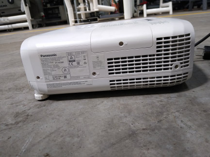 Zdjęcie przedmiotu: PANASONIC PT-VZ580 projector