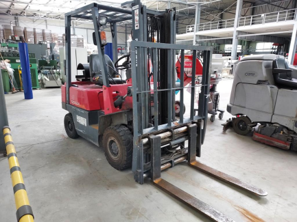 Zdjęcie przedmiotu: Nissan PJ01A18 stacker truck