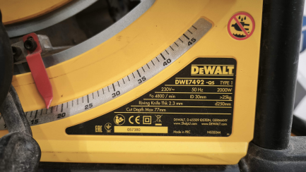 Zdjęcie przedmiotu: Pilarka stołowa 2000W DeWALT DWE7492