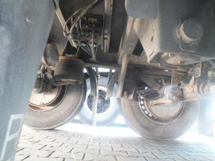 Zdjęcie przedmiotu: Przyczepa z osiami centralnymi KONAR JG6