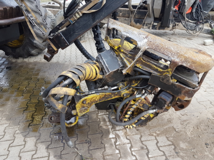 Zdjęcie przedmiotu: Harvester John Deere 770D