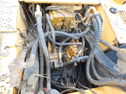 Zdjęcie przedmiotu: Hyundai Heavy Industries CO tracked excavator. LTD. R500LC - 7A