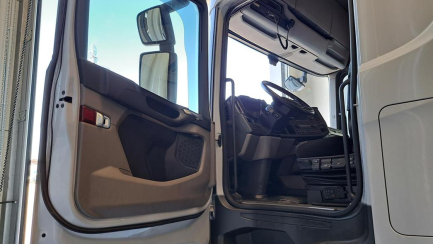 Zdjęcie przedmiotu: SCANIA R460 Super E6 18.0t 4x2 NB