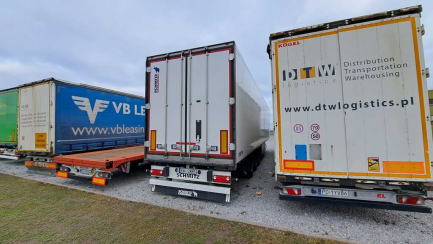 Zdjęcie przedmiotu: SCHMITZ SKO 24 Refrigerator