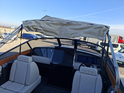 Zdjęcie przedmiotu: VTS FLYING SHARK 7.7 motorboat