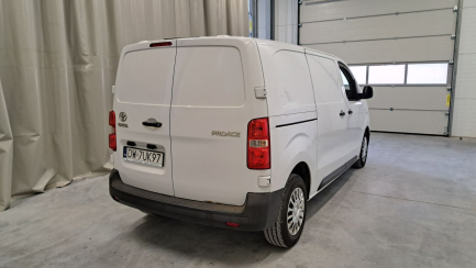 Zdjęcie przedmiotu: Toyota PROACE 2.0 CRD E6.3 3.1t Medium Active Aut.
