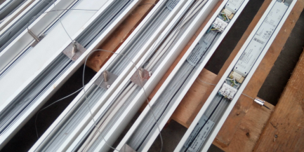 Zdjęcie przedmiotu: LED shop lighting set: POLARIS Led line, model Zander 240-180-54W-D - 16 pcs, rope suspensions - 30 pcs, connector - 1 pcs.