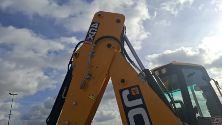 Zdjęcie przedmiotu: Екскаватор-навантажувач JCB 4CX