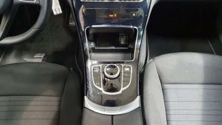 Zdjęcie przedmiotu: Mercedes-benz C 200 sedan