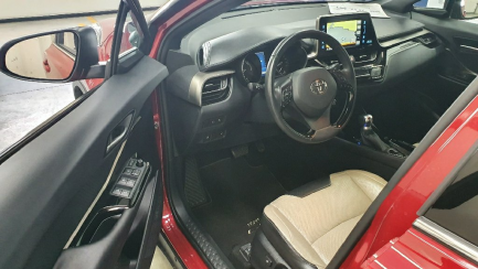 Zdjęcie przedmiotu: Toyota TOYOTA C-HR Hatchback
