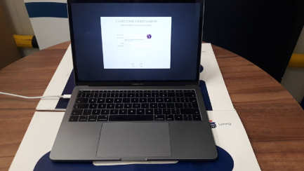 Zdjęcie przedmiotu: Ноутбук Apple MacBook Pro 13-дюймовий 2,3 ГГц двоядерний i5, RAM 8 ГБ, 256 ГБ Intel Iris Plus Graphics 640 Space Grey