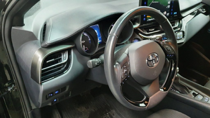 Zdjęcie przedmiotu: Toyota C-HR 1.8 Hybrid Premium