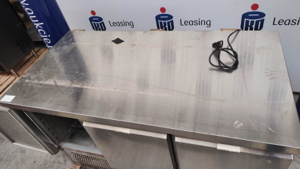 Zdjęcie przedmiotu: YATO YG-05300 3-door pizza refrigerated table with a cooling unit at the bottom