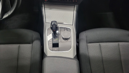 Zdjęcie przedmiotu: BMW 320i Advantage aut