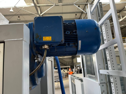 Zdjęcie przedmiotu: The ERA-TECH BMU 2 extruder and bottler is used in the plastics industry for the automatic production of thermoplastic containers by extrusion blow molding.