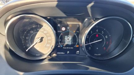 Zdjęcie przedmiotu: Jaguar E-PACE 2.0 i4P AWD R-Dynamic S