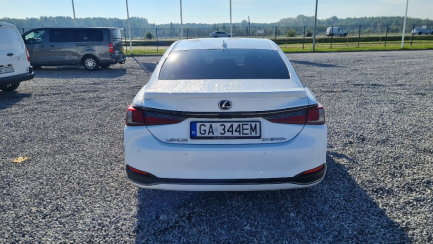 Zdjęcie przedmiotu: Lexus ES300H F Sport