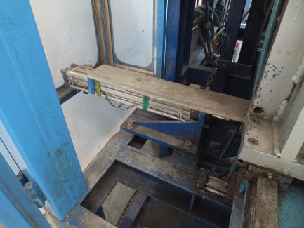 Zdjęcie przedmiotu: GENERAL PLASTICS GB-P50T GB-P50T pneumatic bottler