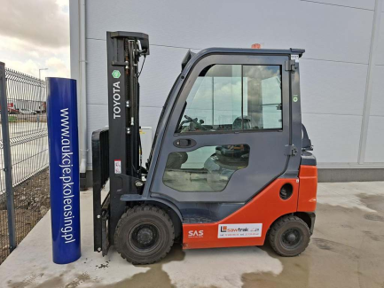 Zdjęcie przedmiotu: Вилочний навантажувач Toyota 02-8FGF18
