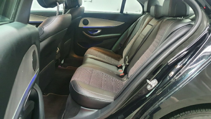 Zdjęcie przedmiotu: Mercedes-benz E 200 Sedan / Limousine