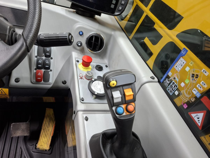 Zdjęcie przedmiotu: DIECI XSC192 telescopic handler (APOLLO 26.6)