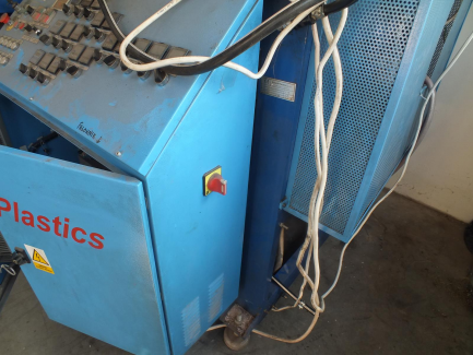 Zdjęcie przedmiotu: GENERAL PLASTICS GB-P50T GB-P50T pneumatic bottler