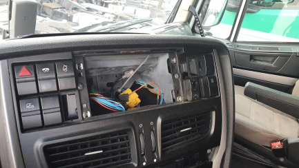 Zdjęcie przedmiotu: Iveco AS440T/P 4x2 Hi-Way