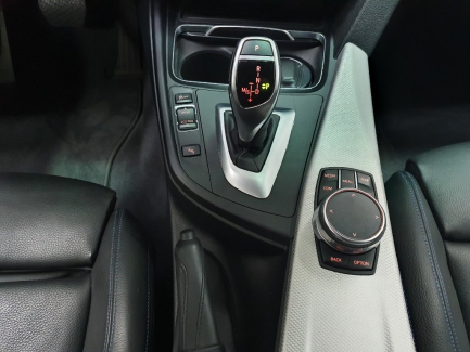 Zdjęcie przedmiotu: Bmw 330I sedan  330i xDrive Luxury Line aut