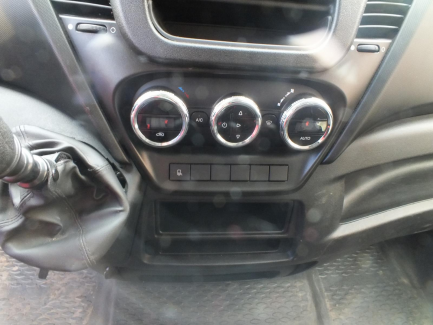 Zdjęcie przedmiotu: Iveco Daily 35C15 V L (19,6m3) Euro 5