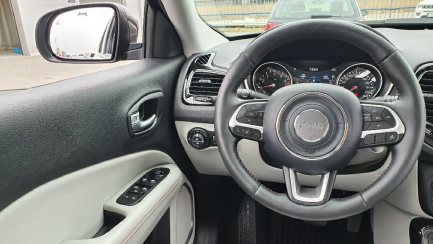 Zdjęcie przedmiotu: Jeep Compass SUV
