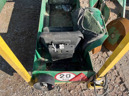 Zdjęcie przedmiotu: Rowkowa sadzarka leśna Masarykův les Křtiny RZS-1 