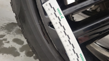 Zdjęcie przedmiotu: Land Rover Velar 3.0 P400 mHEV SE Oświadczenie o utracie DR