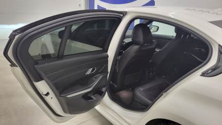 Zdjęcie przedmiotu: BMW 318i M Sport aut Oświadczenie o utracie DR