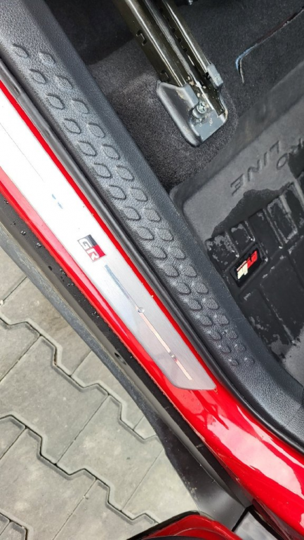 Zdjęcie przedmiotu: Toyota C-HR 1.8 Hybrid GPF GR Sport