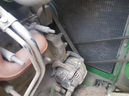 Zdjęcie przedmiotu: Kombajn Zbożowy John Deere W 330 Z HEDEREM I STOŁEM DO RZEPAKU