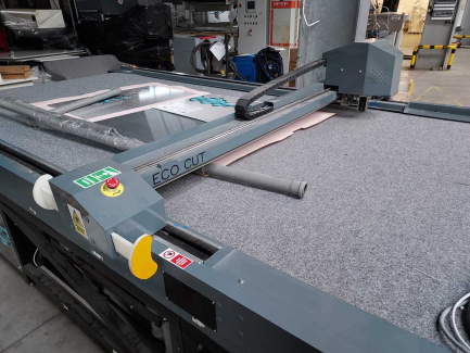 Zdjęcie przedmiotu: St&oacute;ł do rozkroju tkanin typu KATER D&D System L.Domino R.Dziadura sp.j INVENT TC3S-25-KPL