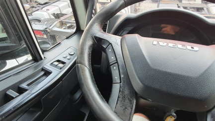 Zdjęcie przedmiotu: Iveco AS440T/P 4x2 Hi-Way