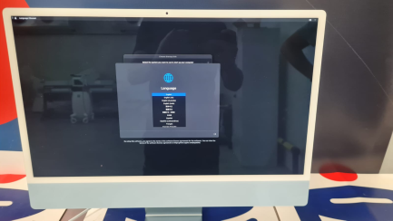 Zdjęcie przedmiotu: Apple iMac 24 "desktop computer with Retina 4.5K screen, 8-core Apple M1 processor with 7-core graphics, 256 GB disk, Magic Trackpad - blue manufacturer code MJV93ZE / A / MT