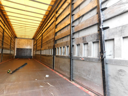 Zdjęcie przedmiotu: AUCTION OF THE DAY WIELTON NS3K Curtain trailer