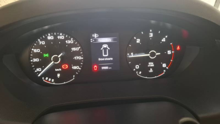 Zdjęcie przedmiotu: LAIKA KOSMO E6d-F 3.5t F510 Alkowa